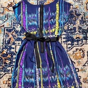 Womens abstract shift dress.